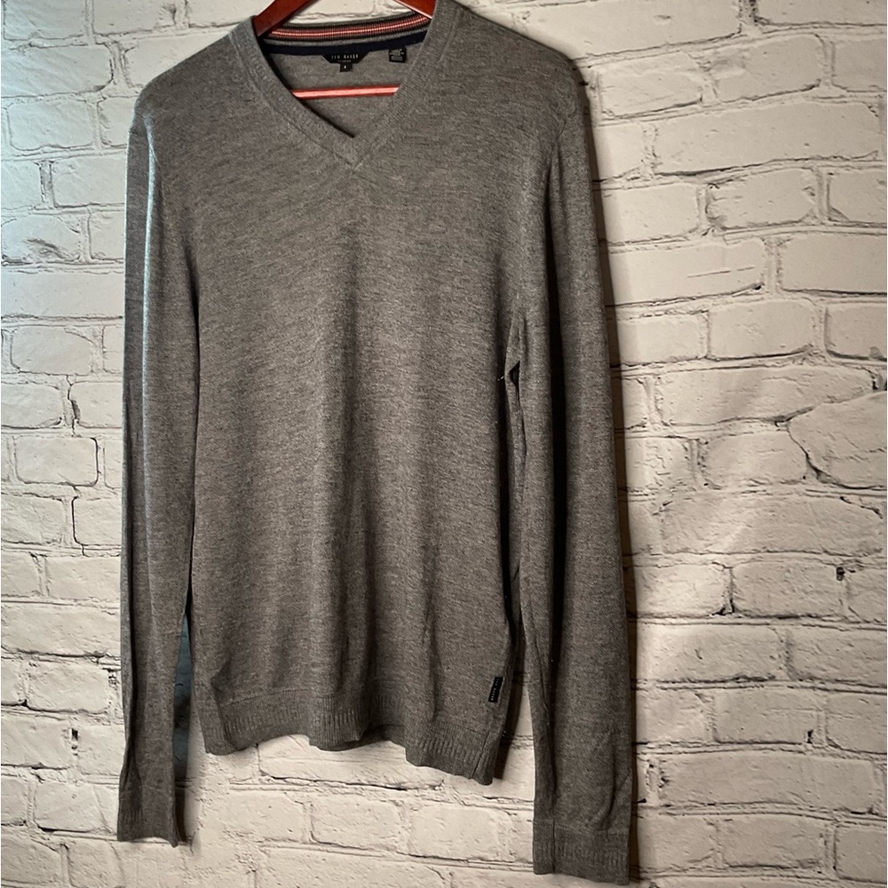 Ted Baker Gray V-Neck Sweater sz 4